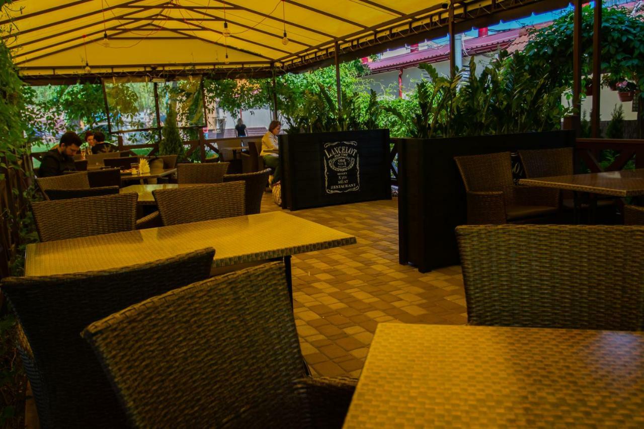 Hotel Kamelot Kijów Zewnętrze zdjęcie